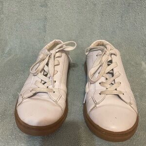 Nordstrom rack Bradley white sneaker youth size 5